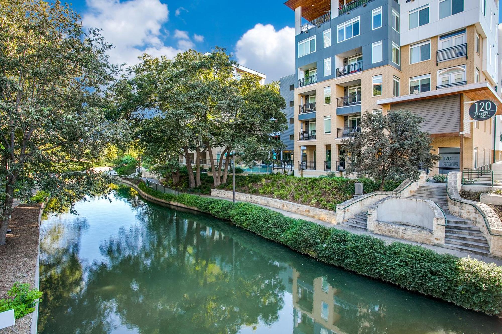 Lush Downtown Condo On Riverwalk W King Ste, Free Parking, Pet Friendly, Centrally Located On Riverwalk San Antonio Exterior foto