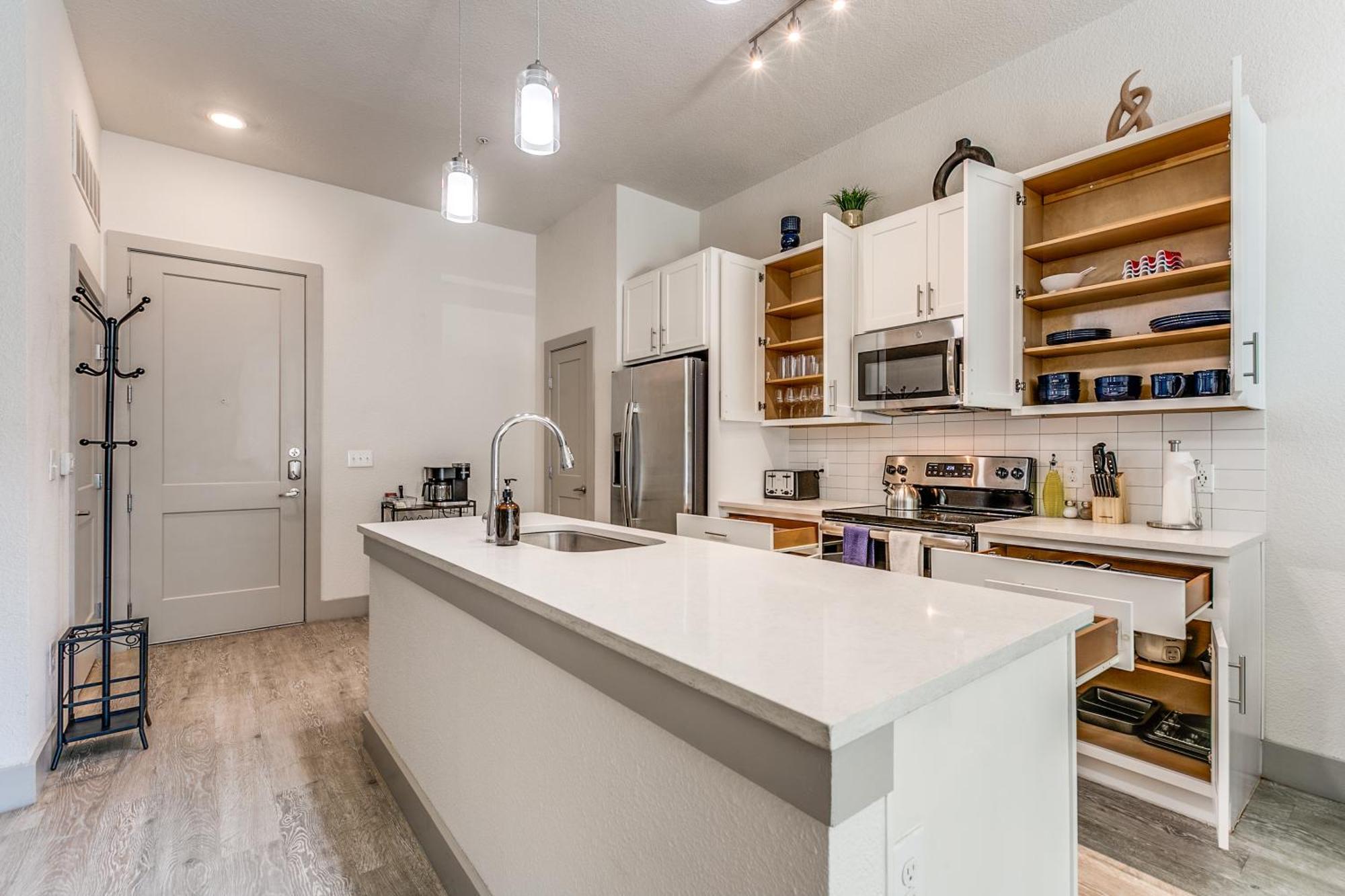 Lush Downtown Condo On Riverwalk W King Ste, Free Parking, Pet Friendly, Centrally Located On Riverwalk San Antonio Exterior foto