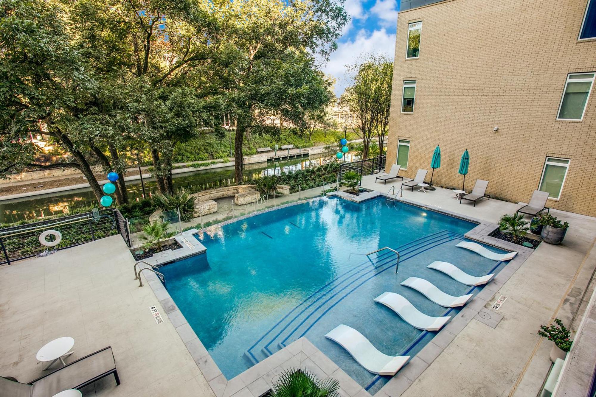 Lush Downtown Condo On Riverwalk W King Ste, Free Parking, Pet Friendly, Centrally Located On Riverwalk San Antonio Exterior foto