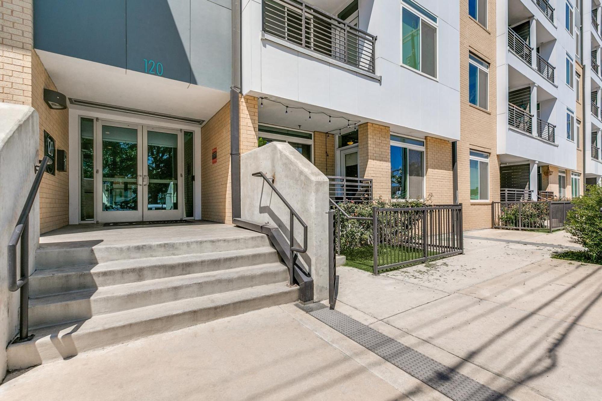 Lush Downtown Condo On Riverwalk W King Ste, Free Parking, Pet Friendly, Centrally Located On Riverwalk San Antonio Exterior foto