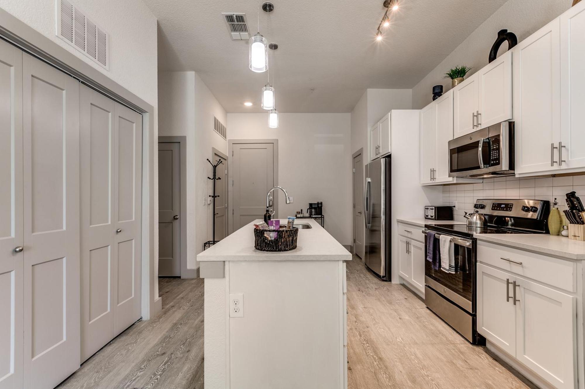 Lush Downtown Condo On Riverwalk W King Ste, Free Parking, Pet Friendly, Centrally Located On Riverwalk San Antonio Exterior foto