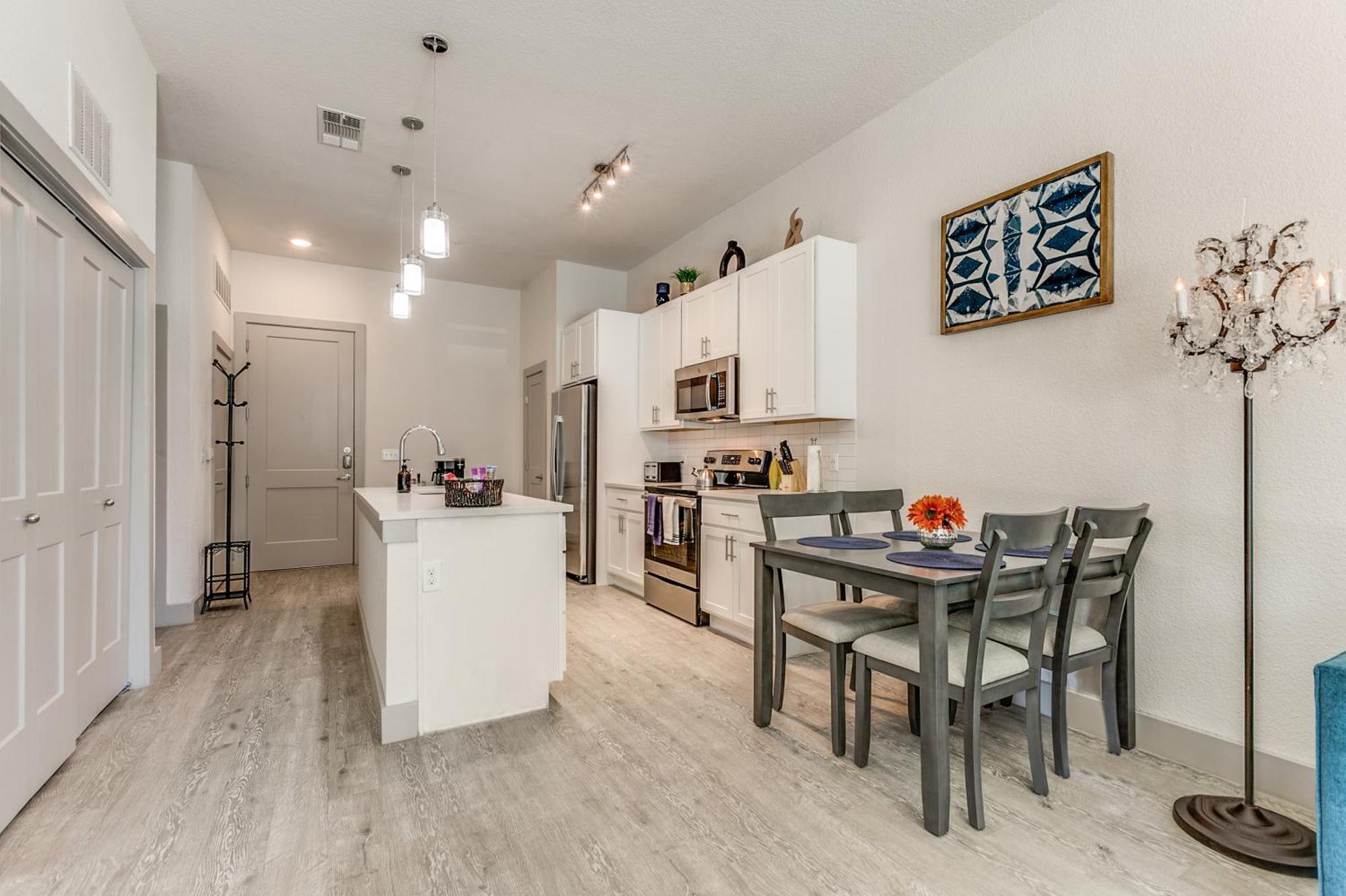 Lush Downtown Condo On Riverwalk W King Ste, Free Parking, Pet Friendly, Centrally Located On Riverwalk San Antonio Exterior foto