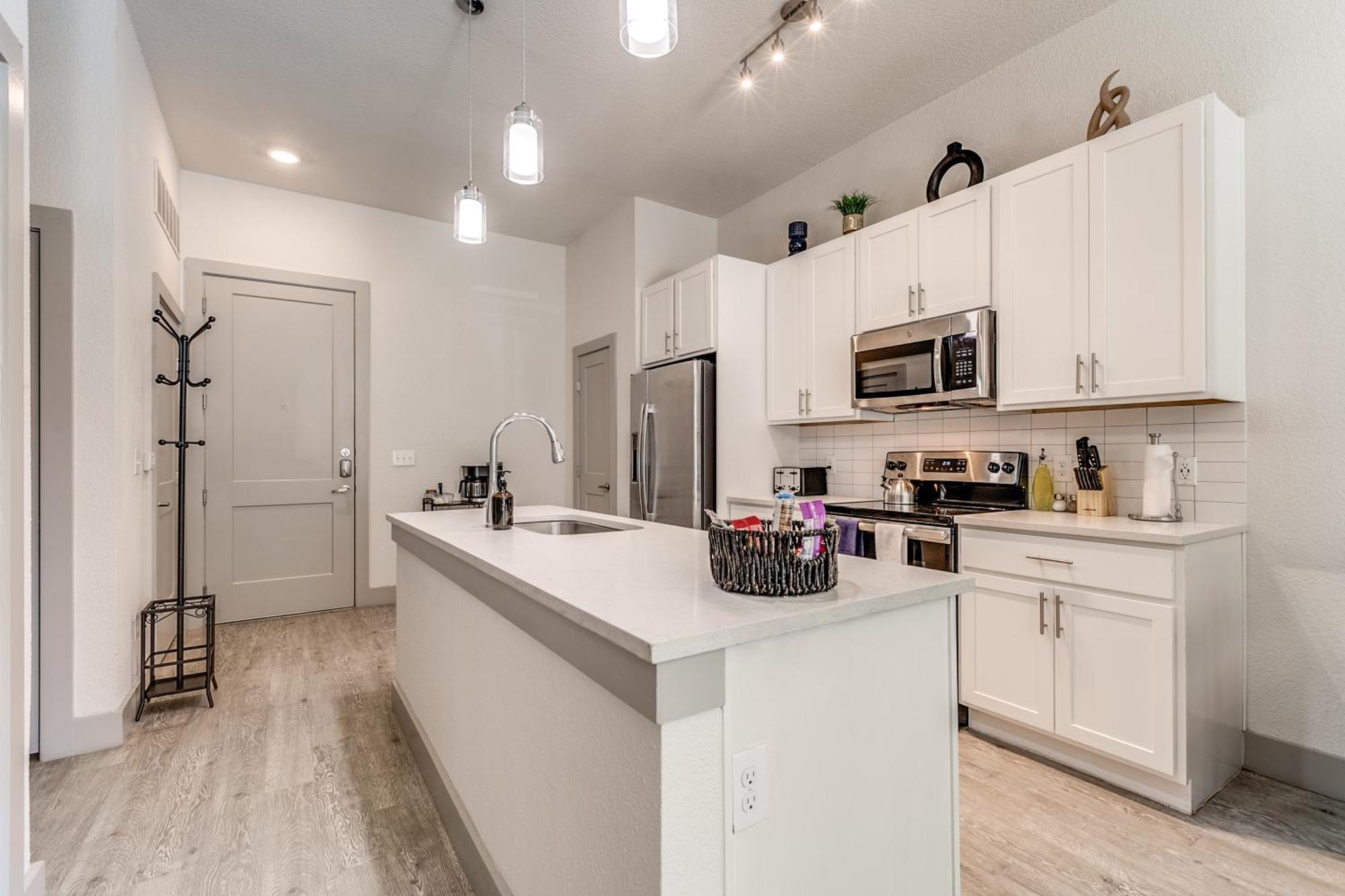 Lush Downtown Condo On Riverwalk W King Ste, Free Parking, Pet Friendly, Centrally Located On Riverwalk San Antonio Exterior foto