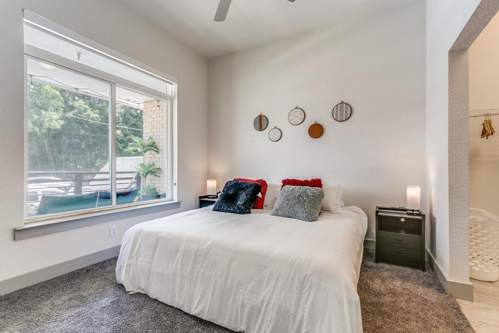 Lush Downtown Condo On Riverwalk W King Ste, Free Parking, Pet Friendly, Centrally Located On Riverwalk San Antonio Exterior foto